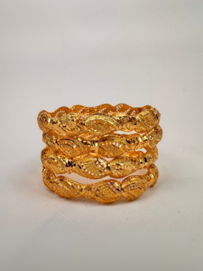 Set of 4 Gold-Plated Twisted Bangles with Dazzling Stones